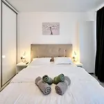 Alma 109 - Pool By N10 Apartment Navodari