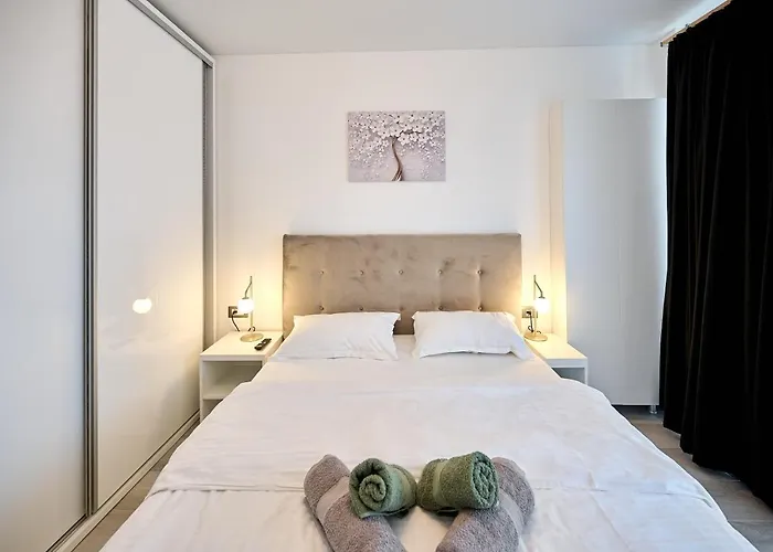 Alma 109 - Pool By N10 * Нэводари