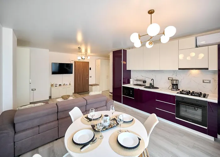 Alma 109 - Pool By N10 Нэводари