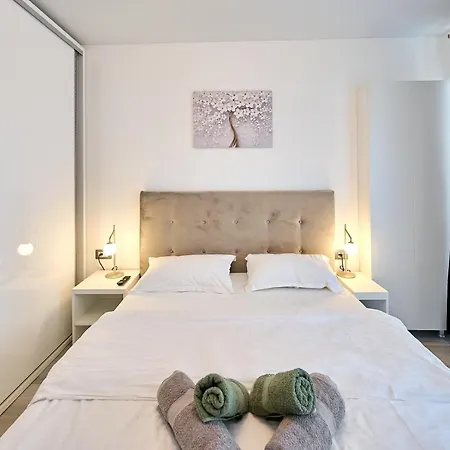 Alma 109 - Pool By N10 * Năvodari